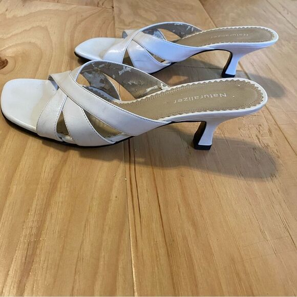 Naturalizer size 7.5 Narrow fit low heel pump mule style open toe shoe - Picture 7 of 12